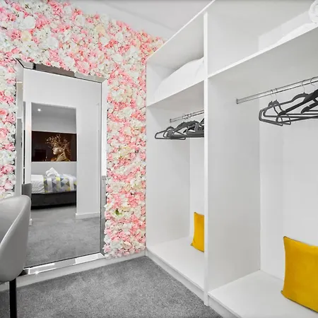 Luxury - Secure Parking - Gated Development - Near Jq & Centre - Rated - Flower - 12sh Apartment Birmingham